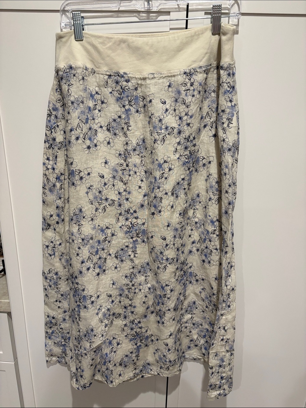 cut loose Cream Maxi Skirt with Blue Floral Print